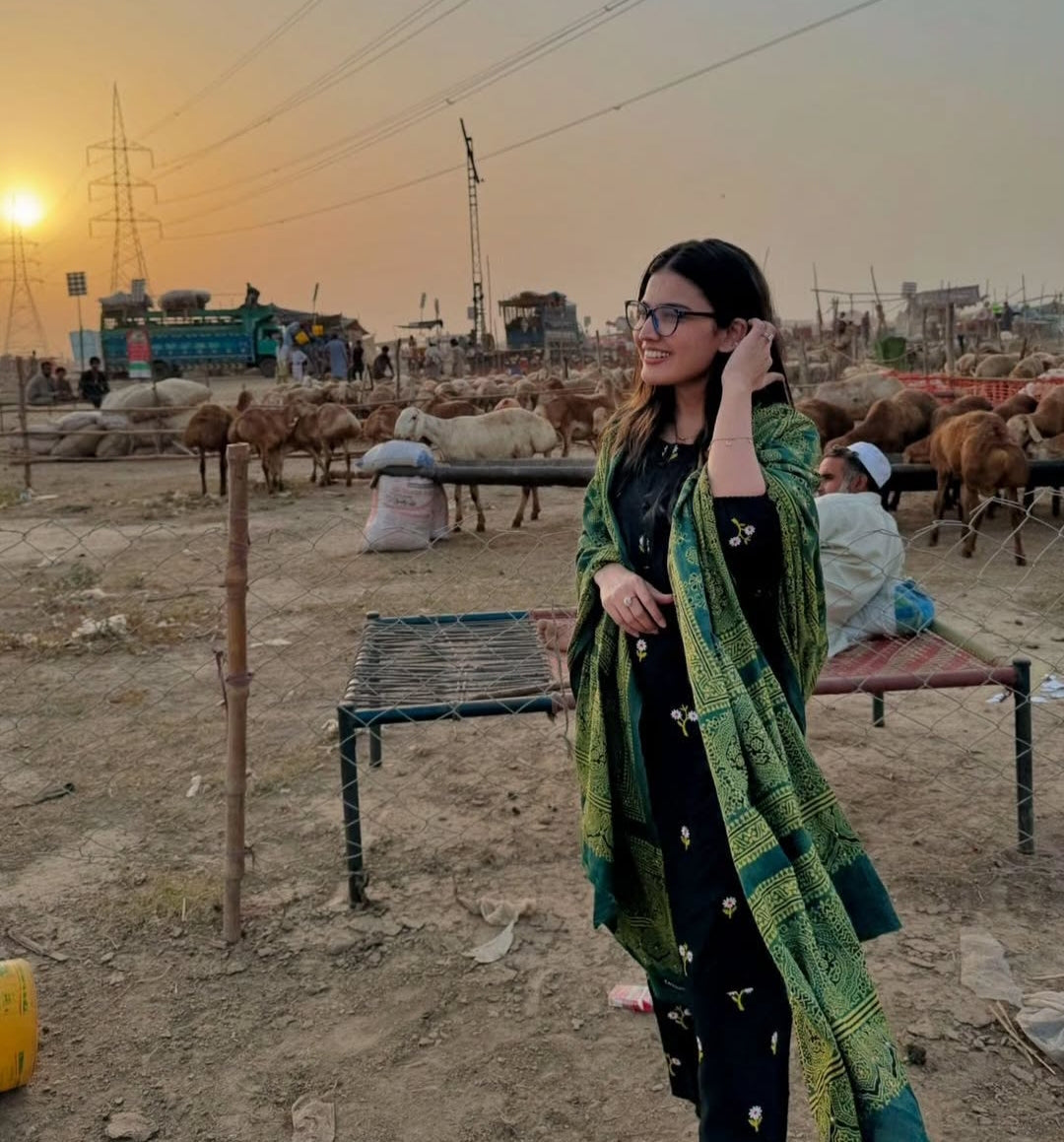 petal embroided 2 peice