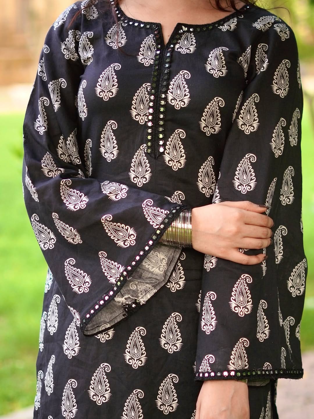 Mehru farshi shalwar suit